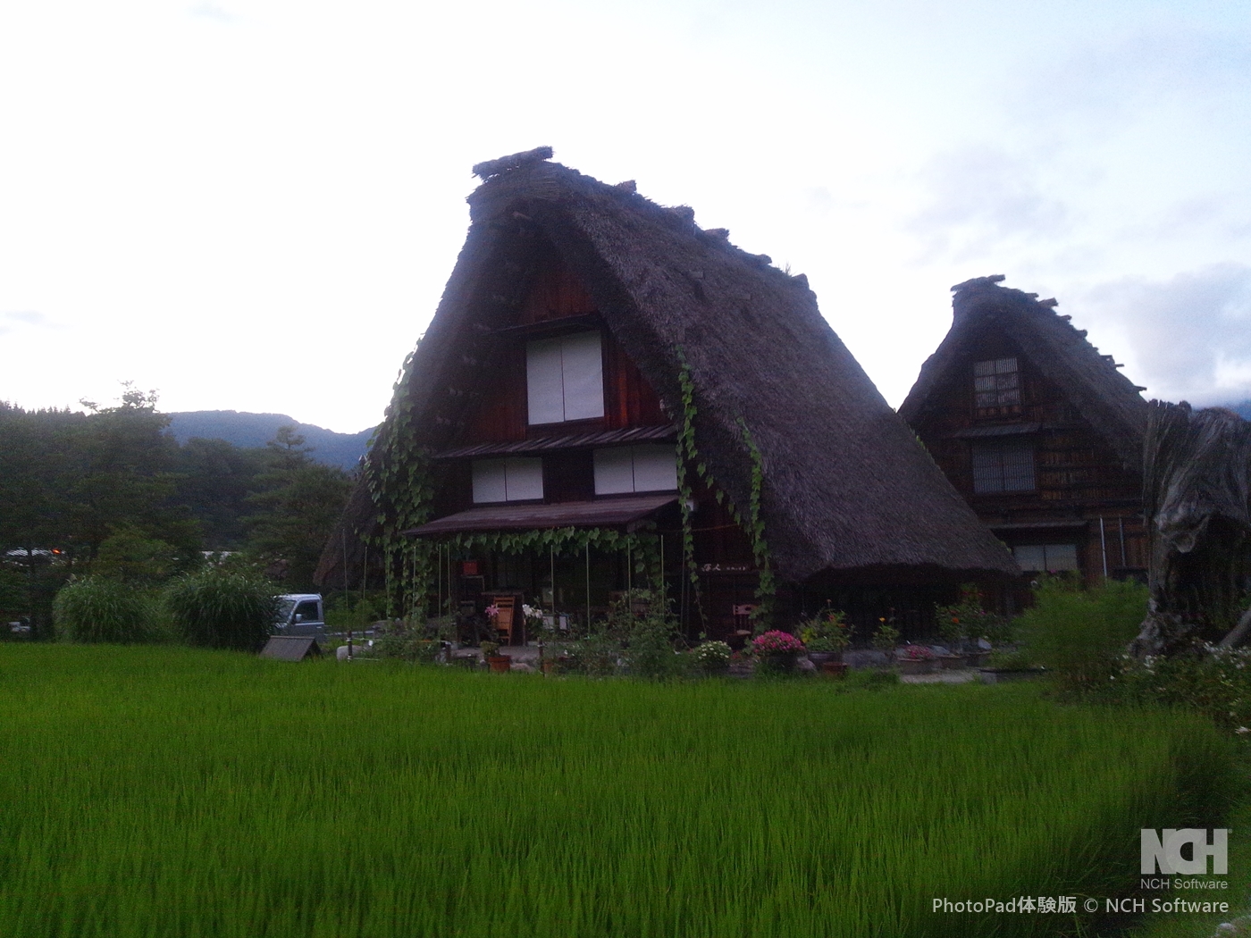 特急ひだ_白川郷合掌造り