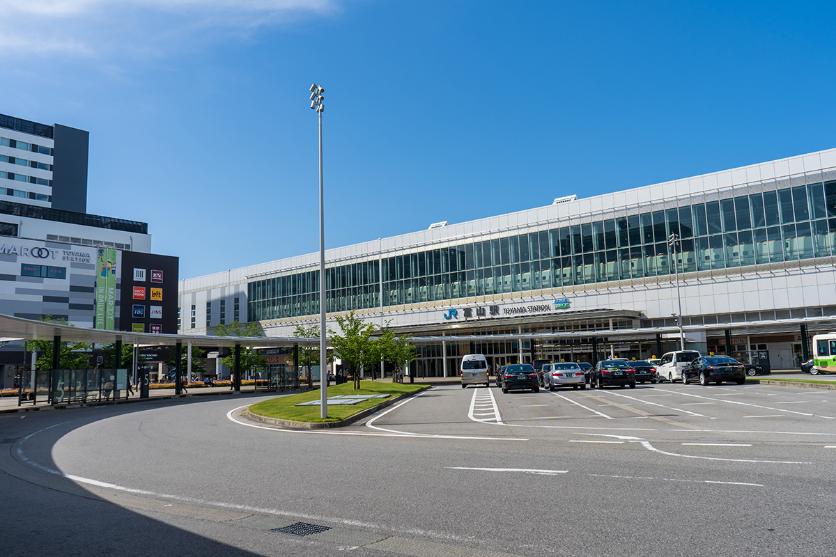 JR富山駅