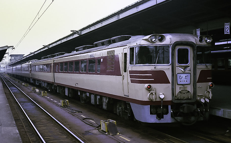 ＪＲ特急ひだ　キハ８１形